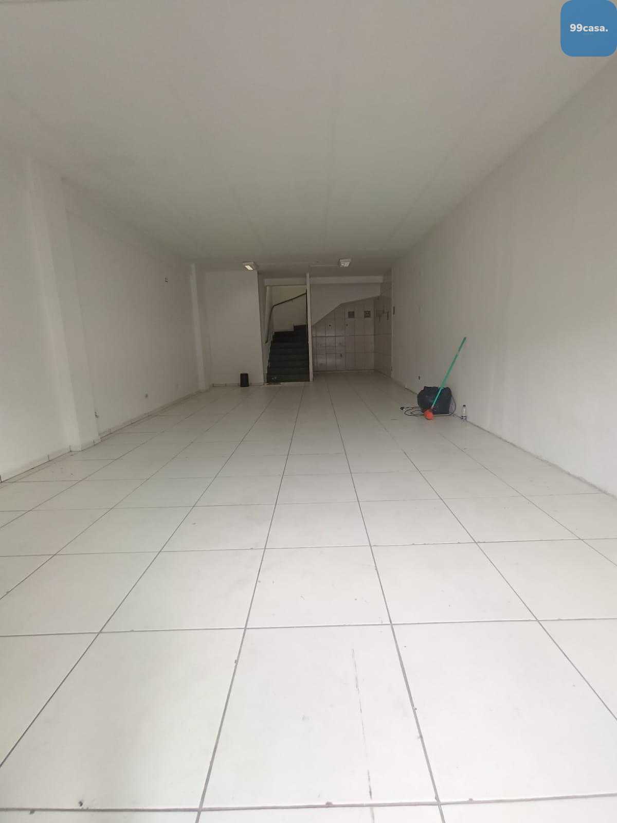 EXCELENTE  LOJA  AMPLA, COM FRENTE AMPLA, BEM VENTILADA E ILUM...