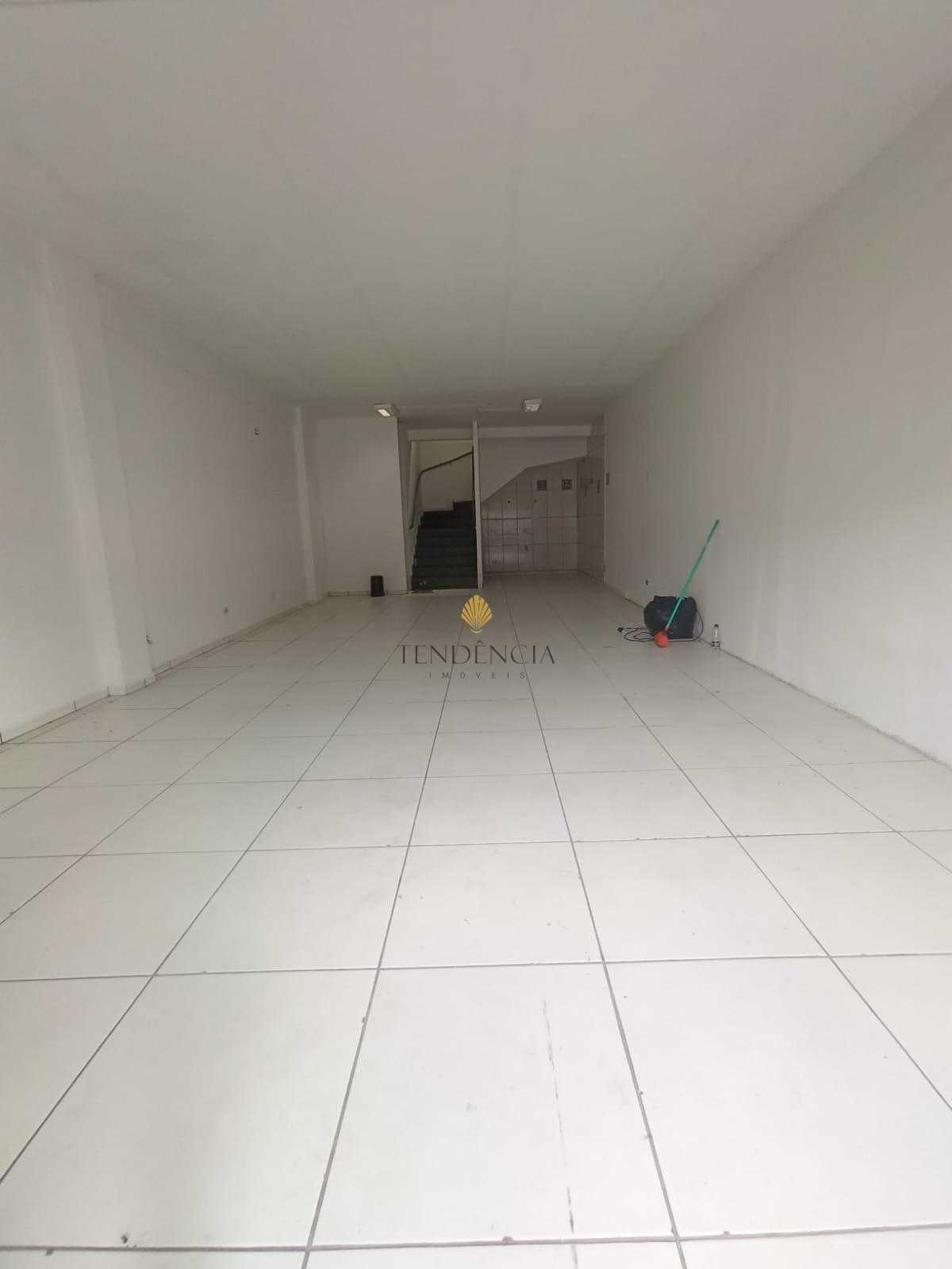 EXCELENTE  LOJA  AMPLA, COM FRENTE AMPLA, BEM VENTILADA E ILUM...