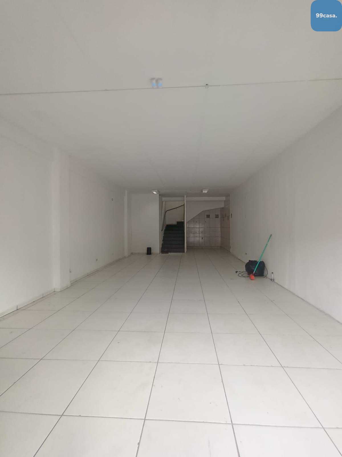 EXCELENTE  LOJA  AMPLA, COM FRENTE AMPLA, BEM VENTILADA E ILUM...