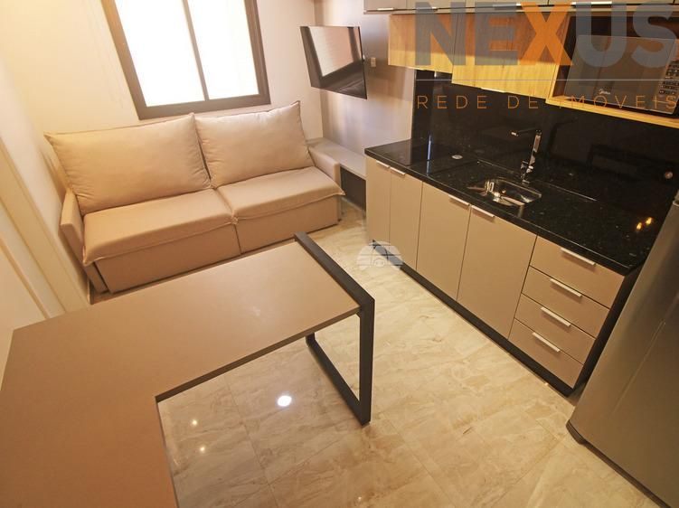 PRÉDIO DE ESQUINA, COM 2 APARTAMENTO UM TÉRREO E OUTRO NO PISO...