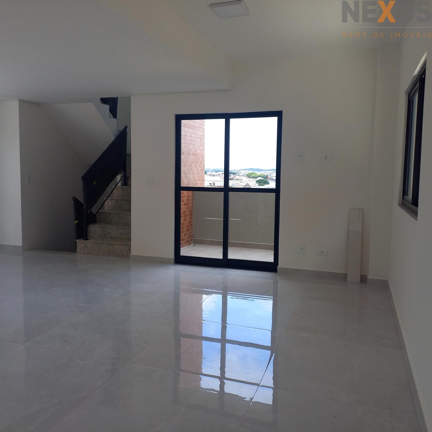 SOBRADO NOVO, NO CORAÇÃO DO PORTÃO   
