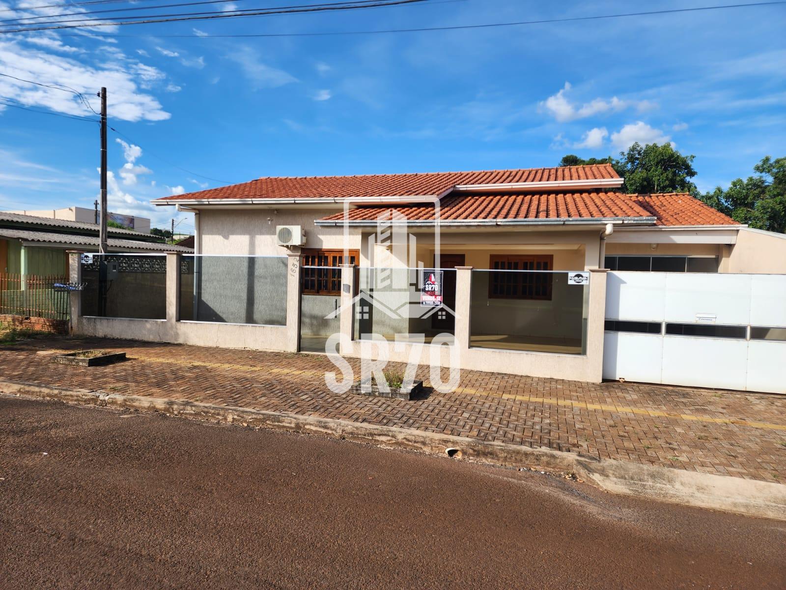 Casa com 3 dormitrios  venda, CENTRO, QUEDAS DO IGUACU - PR