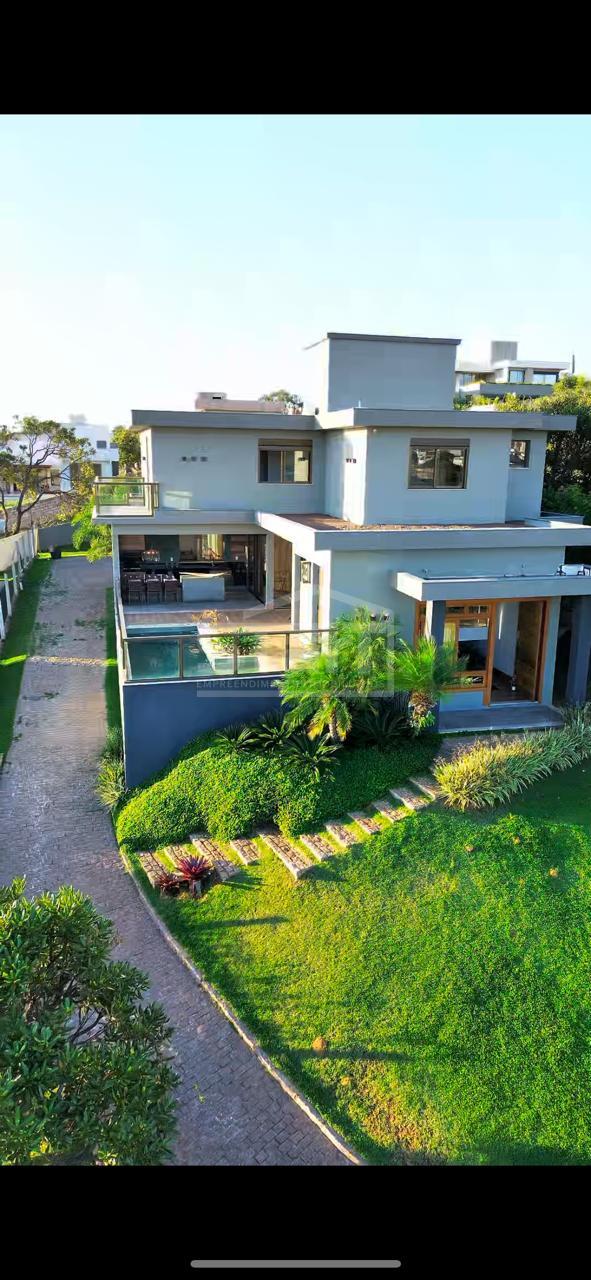 Maravilhosa casa  Com uma das vistas mais espetaculares da lagoa central 