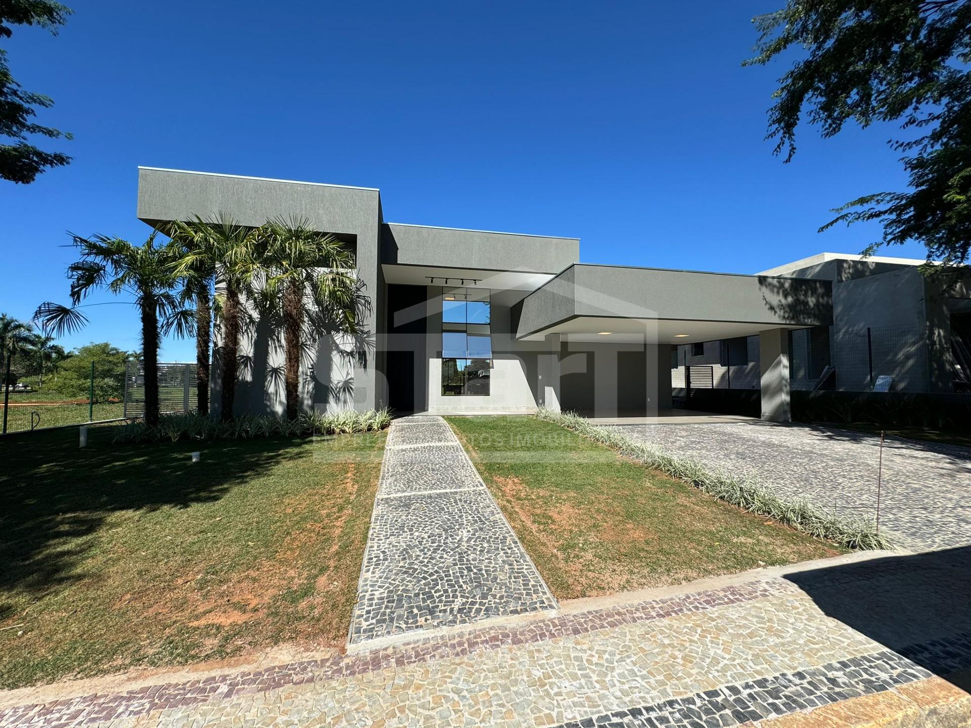 Casa no Condomínio Vitória Golf