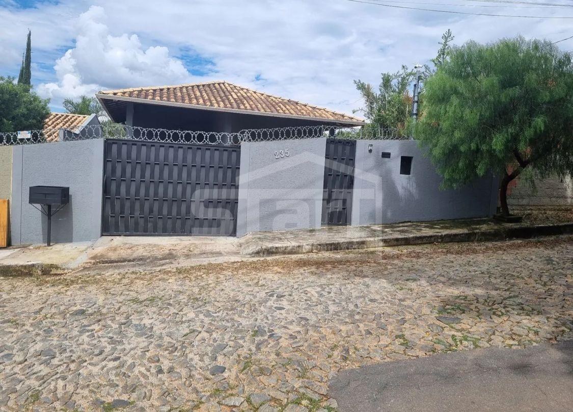 Casa à Venda por R  910.000 em Lagoa Santa - Com Piscina e Área Gourmet 