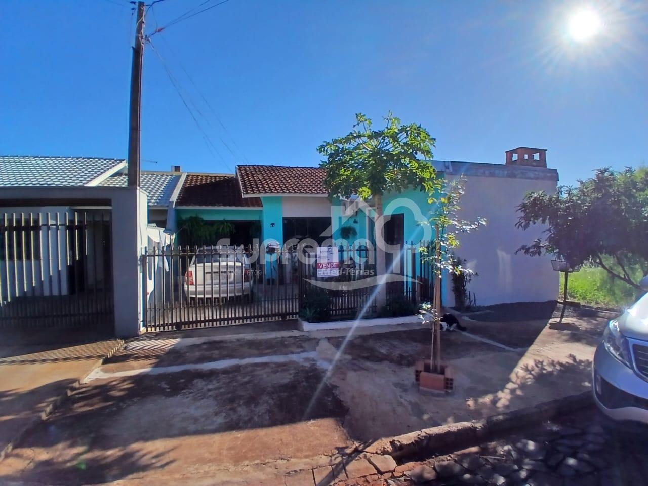 Casa a venda no loteamento Florena, prximo a BR 277, tima localizao.