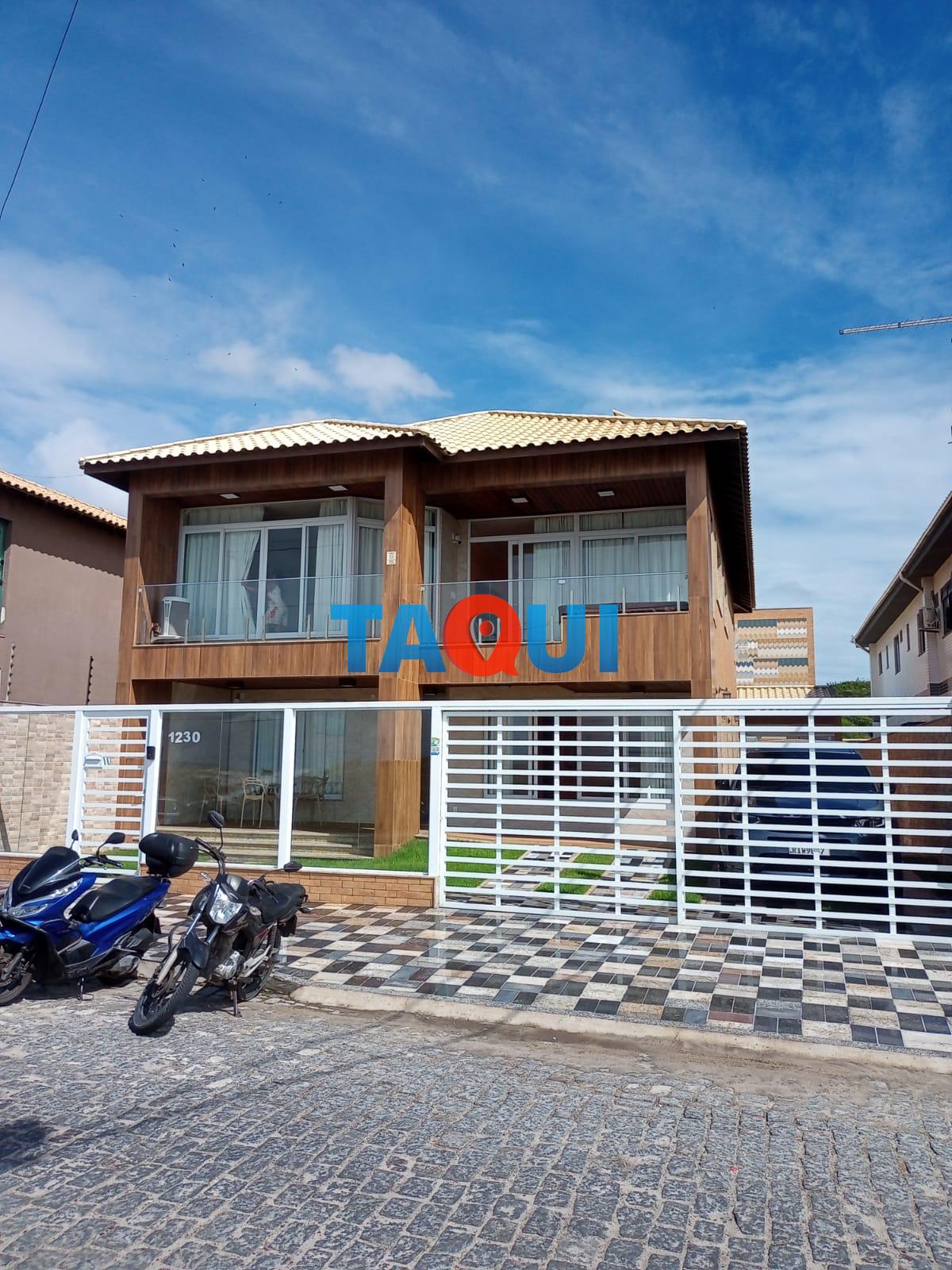 Casa de luxo duplex com 4 quartos e 2 suítes na praia do Foguete, CABO FRIO - RJ