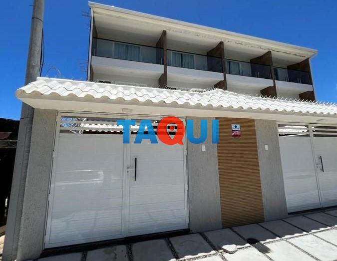 Casa triplex à venda, mobiliada, próximo à praia, Peró, CABO FRIO - RJ