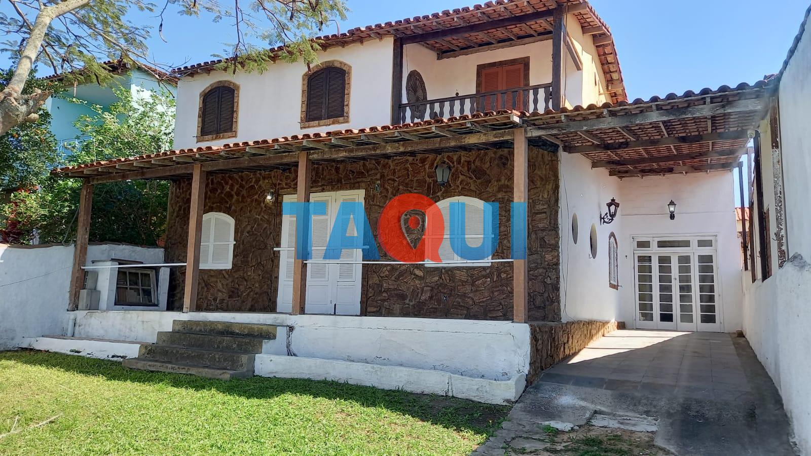 Casa à venda com 8 quartos, Vila do Peró, CABO FRIO - RJ