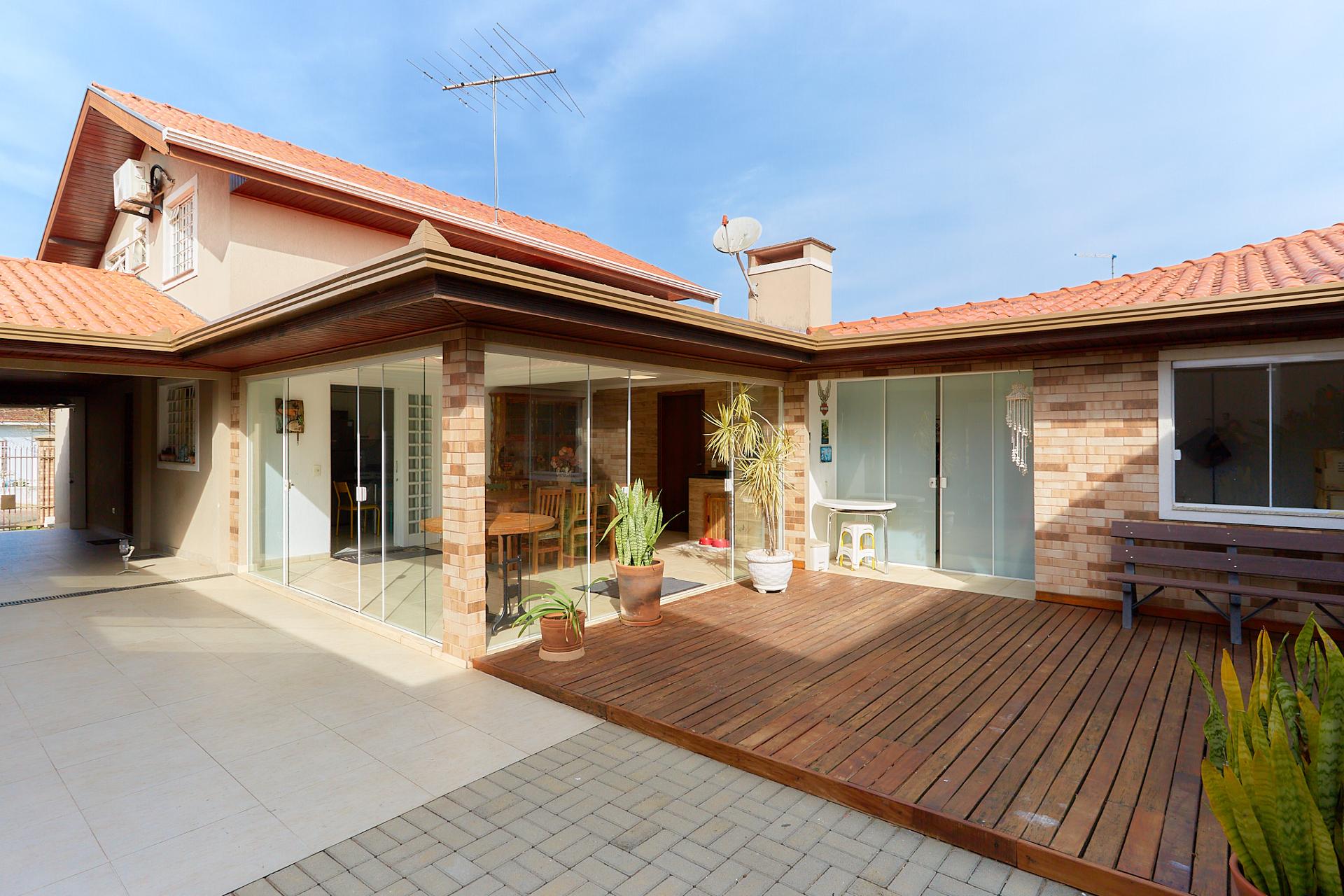 Casa com 5 dormitórios à venda, 235 m2, SANTO INÁCIO, CURITIBA...