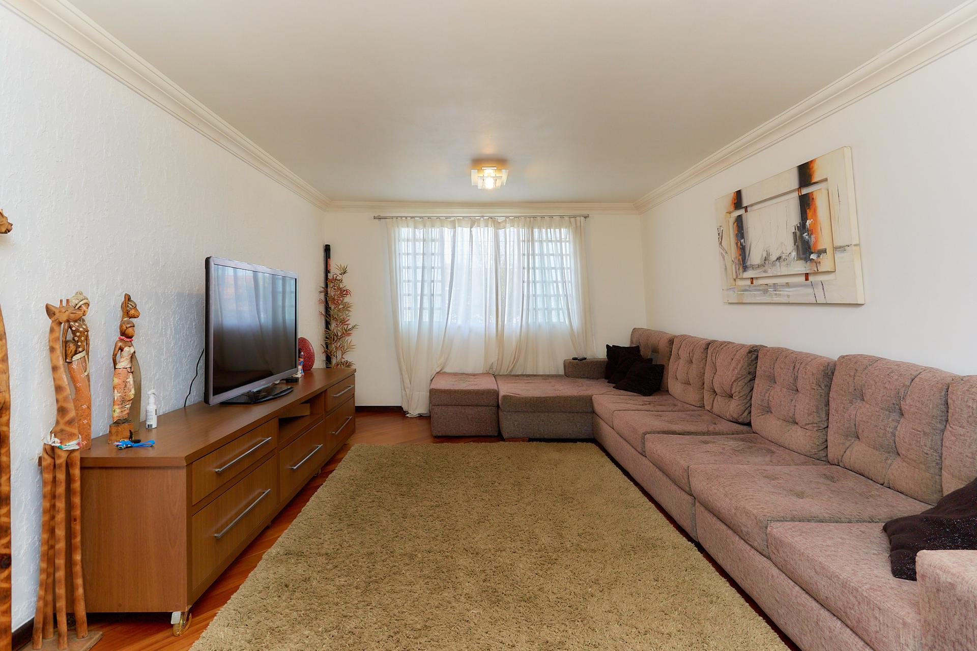 Casa com 5 dormitórios à venda, 235 m2, SANTO INÁCIO, CURITIBA...