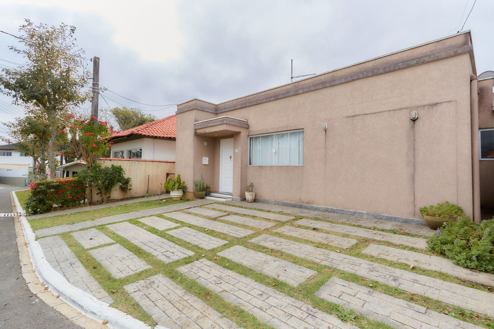 Casa com 4 dormitórios à venda, 155 m  por R  1.100.000,00 - S...
