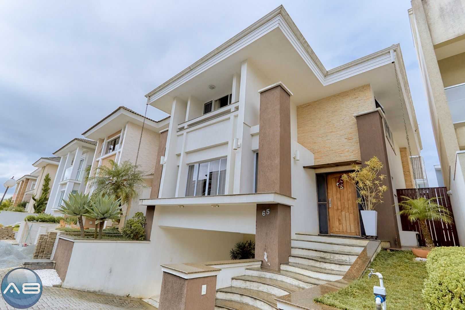 Casa com 3 quartos à venda, 229 m  por R  1.690.000 - Portão -...