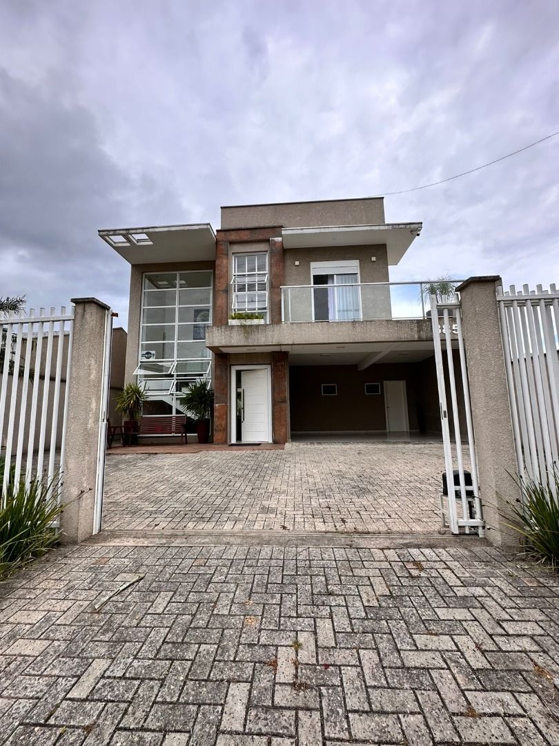 Sobrado com 3 Suítes à venda, 230 m2 por R  2.499.000 - Brejat...