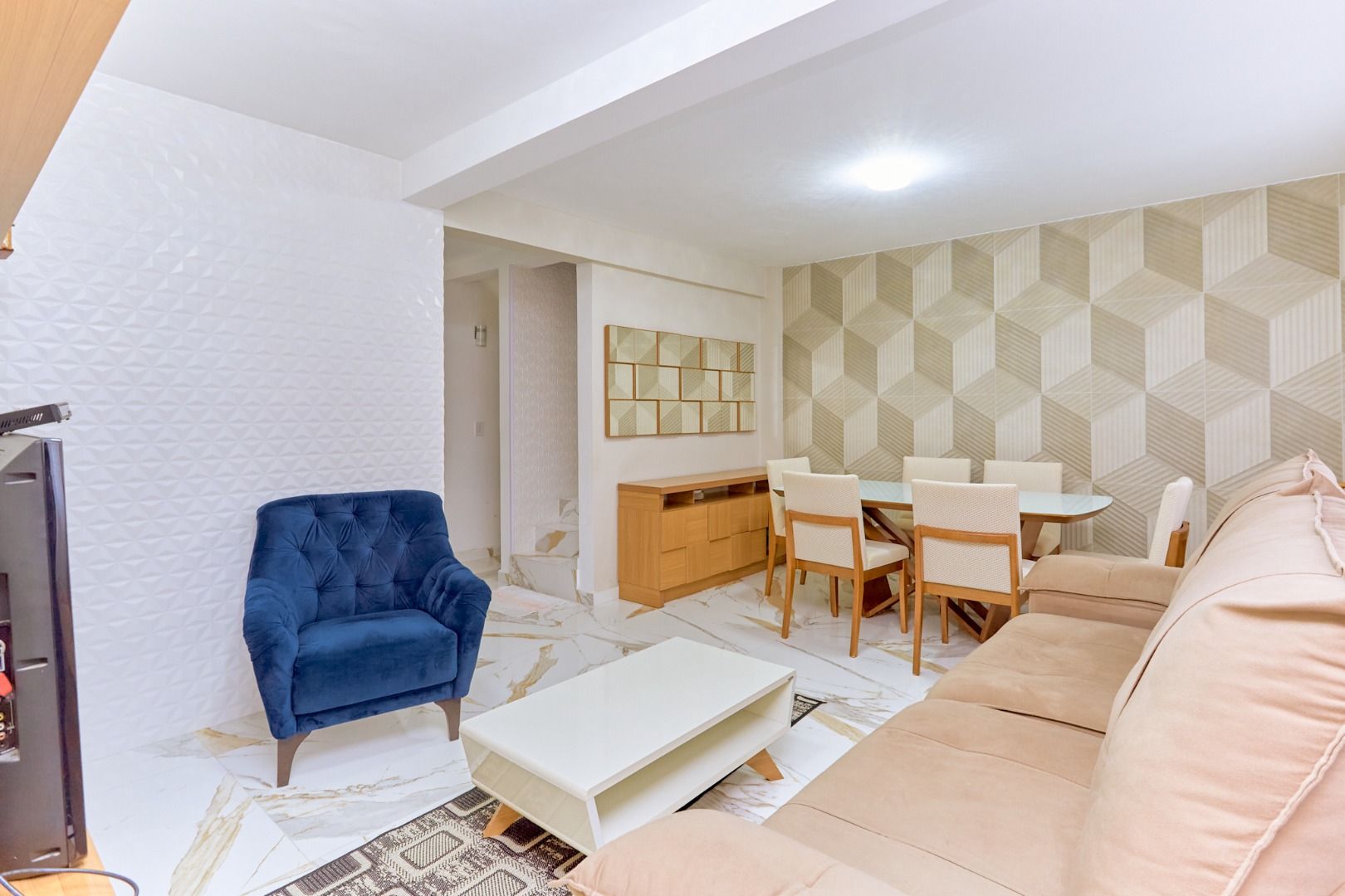 Sobrado com 4 quartos à venda, 162 m2 por R  650.000 - Xaxim -...