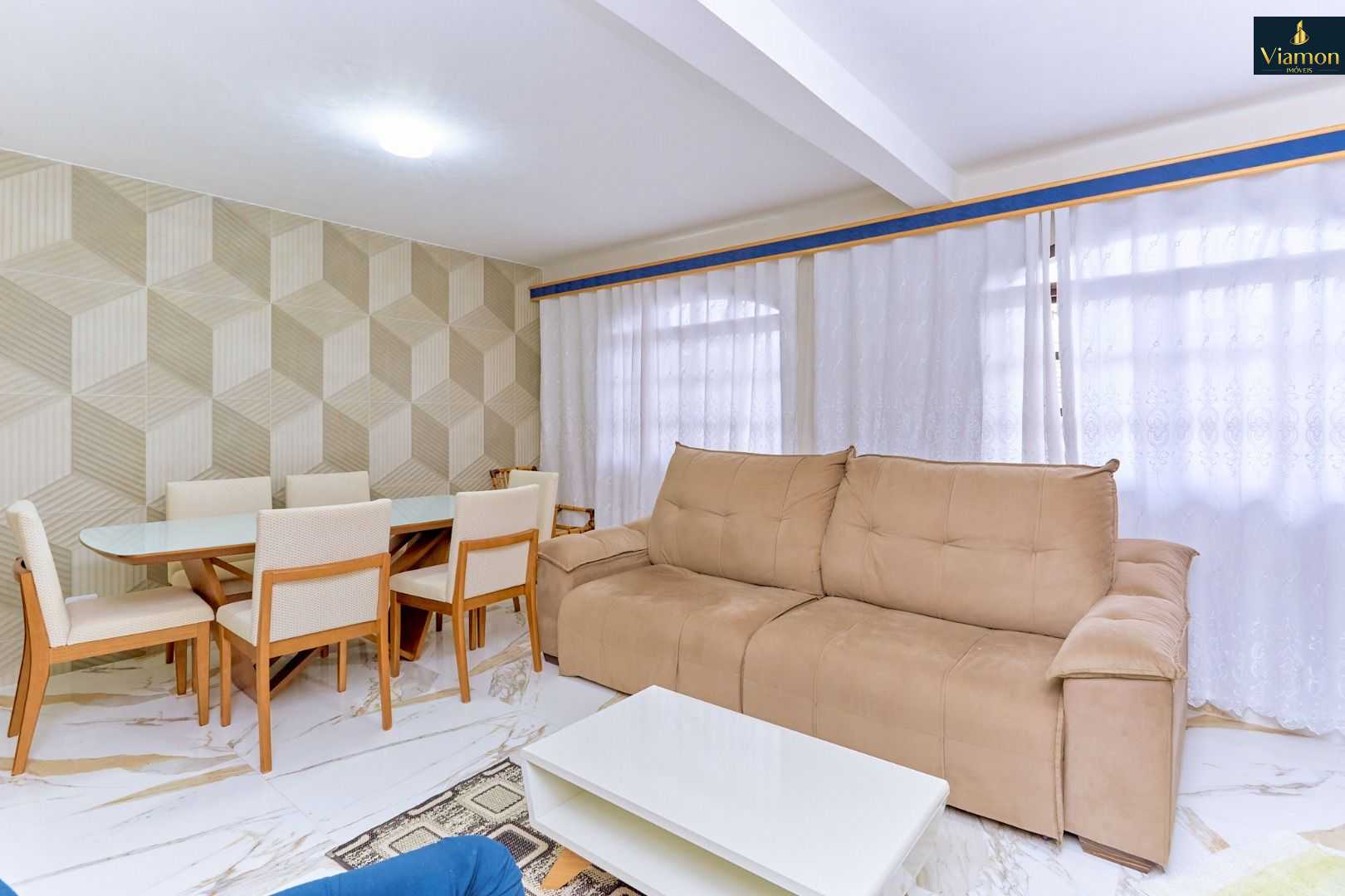 Sobrado com 4 quartos à venda, 162 m  por R  650.000 - Xaxim -...
