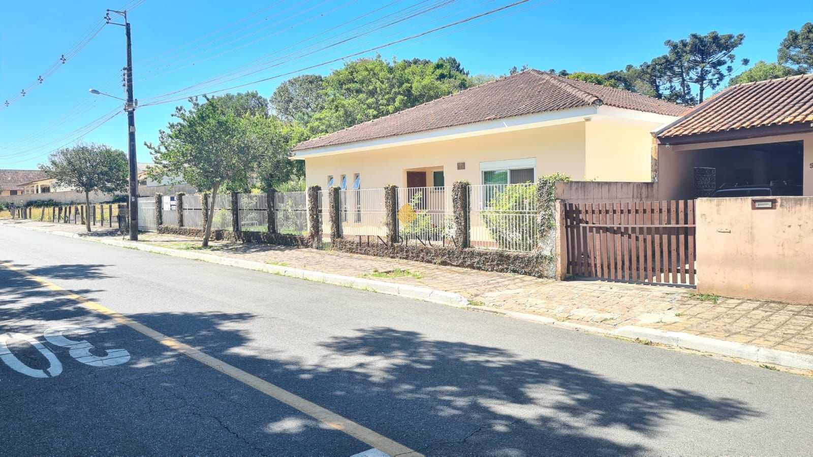 Casa com 4 dormitórios à venda, 280 m  por R  750.000,00 - Cen...