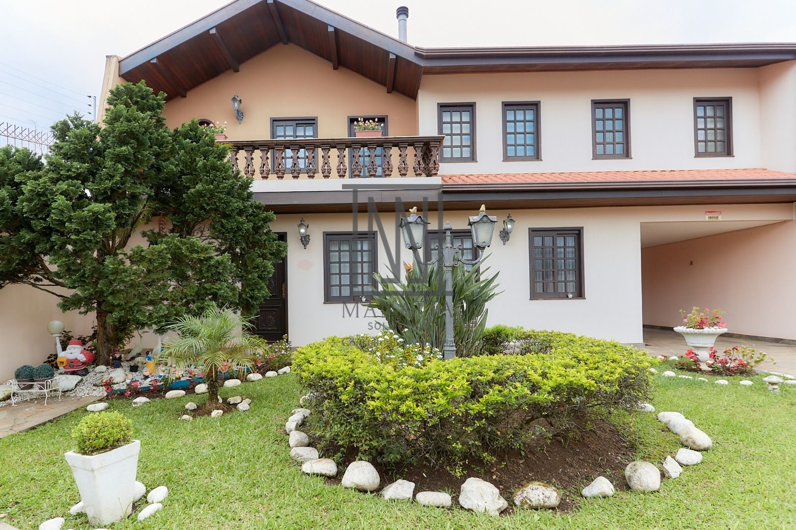 Casa com 4 dormitórios à venda, 226,56 m2, Santa Felicidade, C...