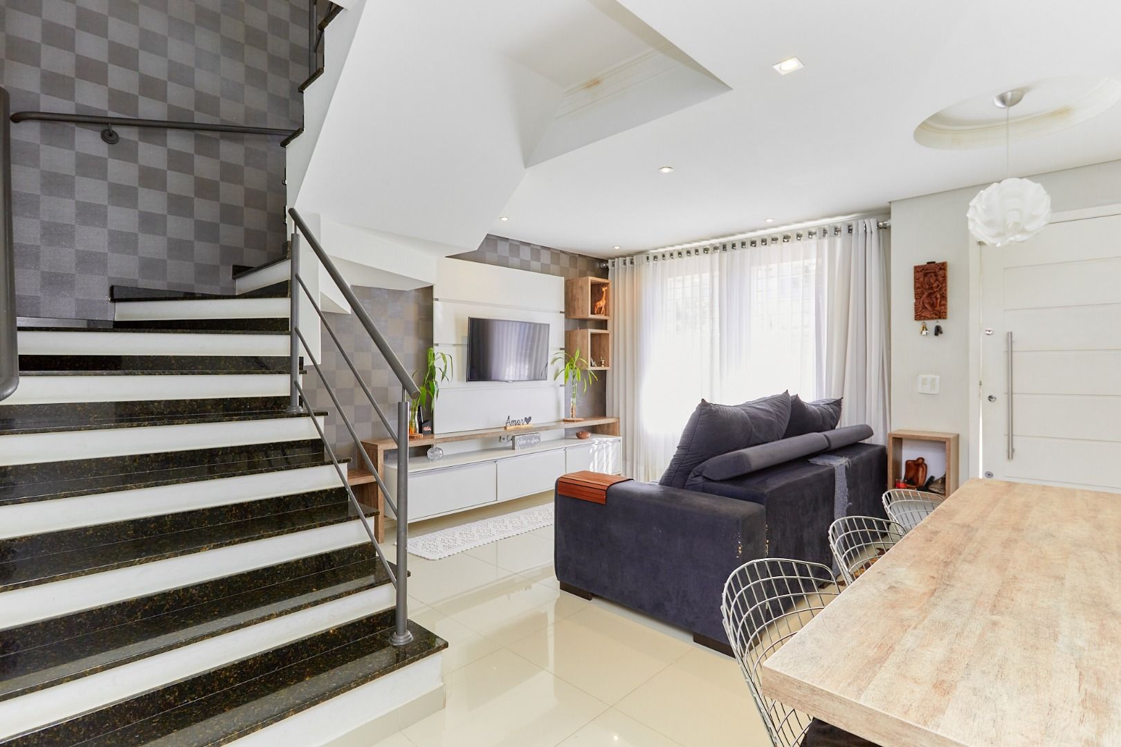 Sobrado com 3 quartos à venda, 89 m2 por R  649.000 - Boqueirã...