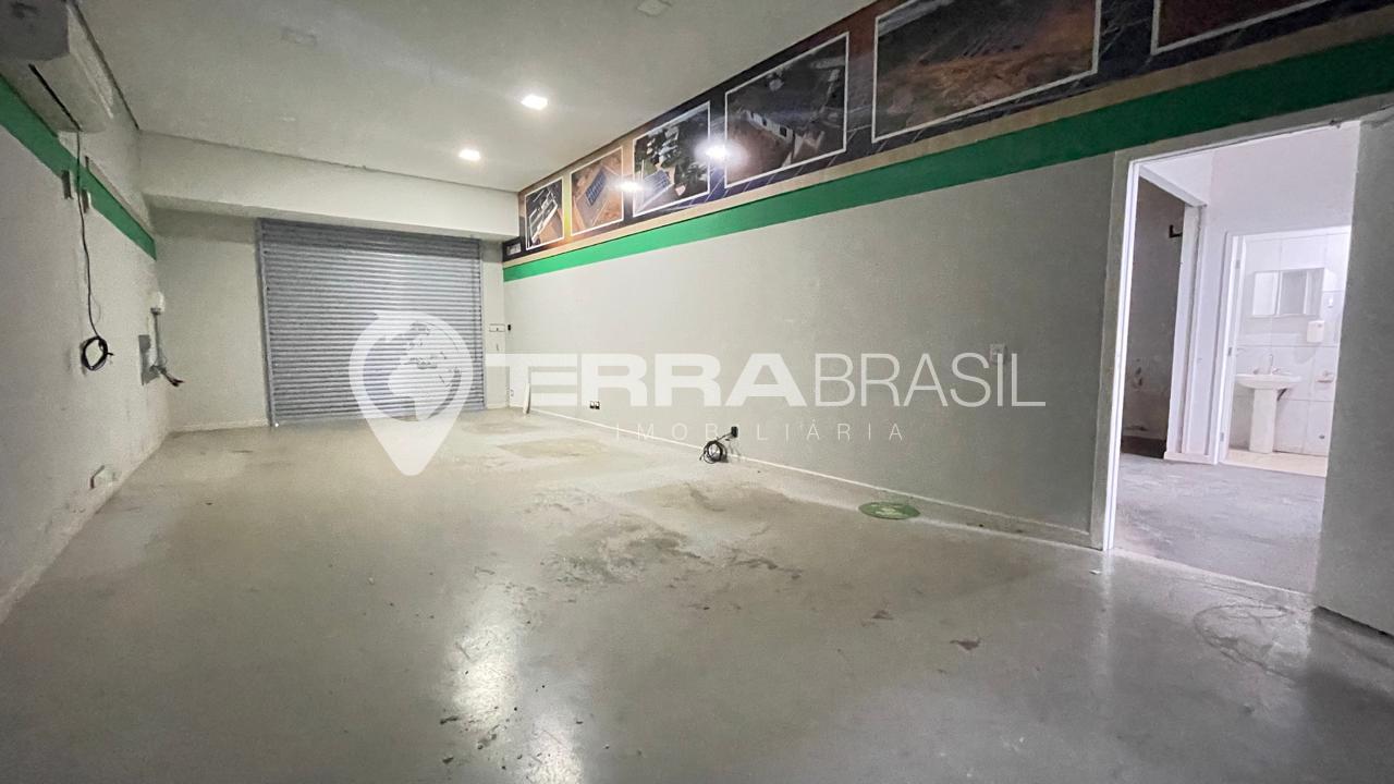 Prédio Comercial com Residência anexa à venda no B. Casa Preta...
