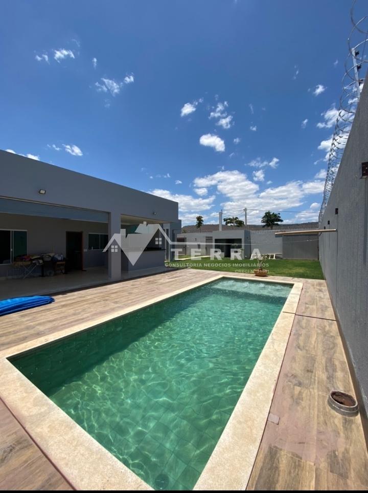 Aluga-se ou vende-se uma linda casa com piscina no Firenzi- Barreiras- Ba