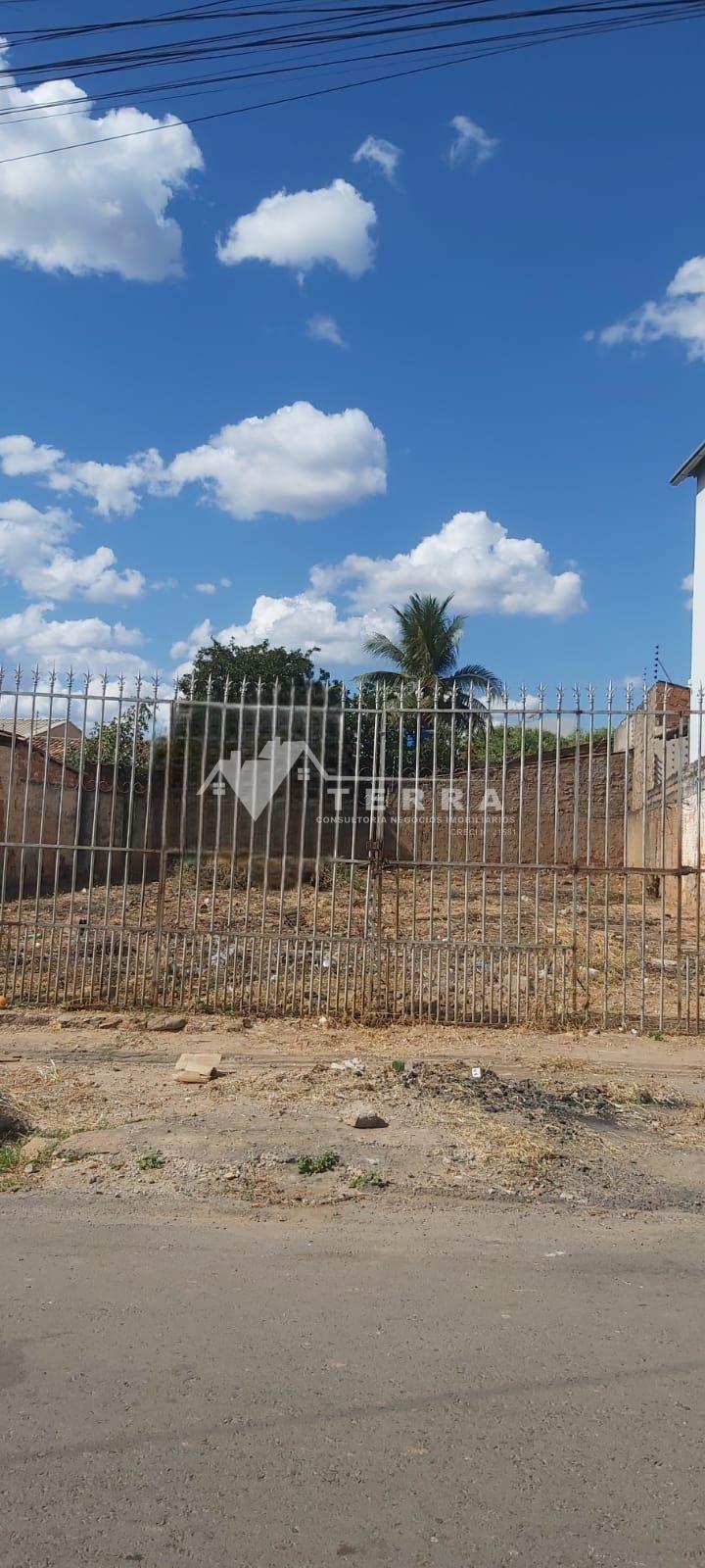 Vende-se um lote no Bairro Renato Gonçalves - Barreiras- Ba