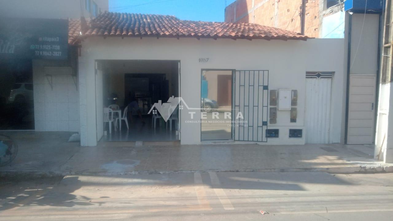 Vende-se uma casa no Centro - Barreiras - Ba