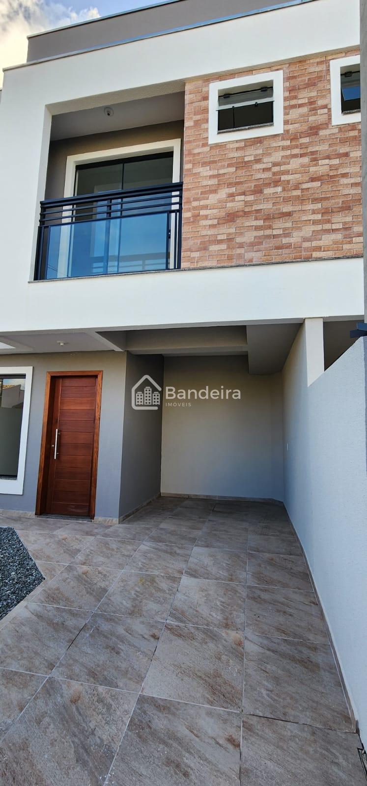 SOBRADO ITAJAÍ Bairro Santa Regina, excelente espaço externo 0...