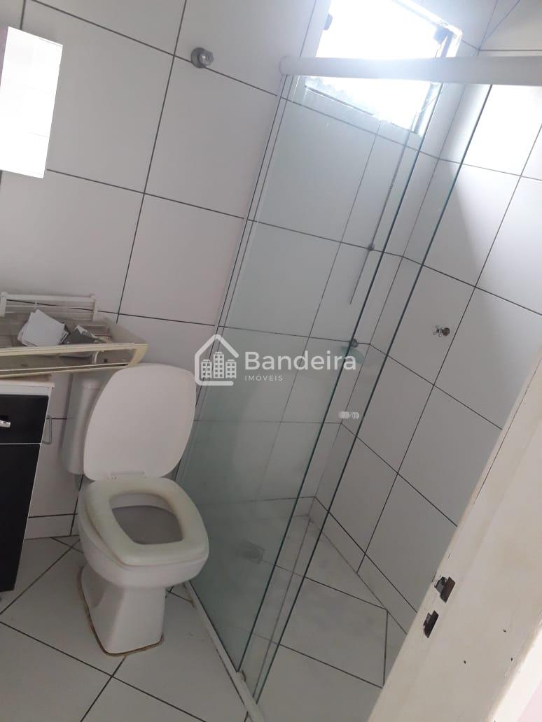 Oportunidade de casa individual no terreno. Aceita financiamen...