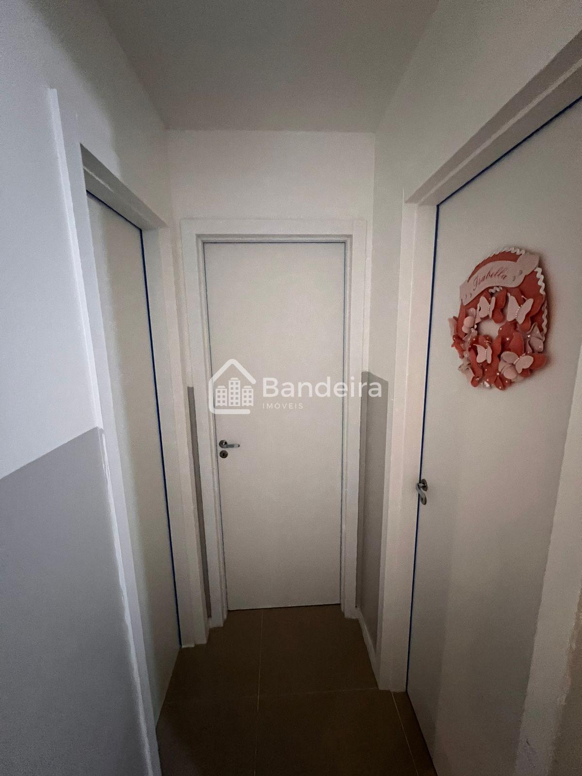 Apartamento semi mobiliado no bairro Ressacada em Itajaí. Conc...
