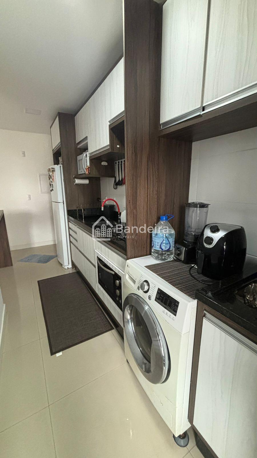 Apartamento amplo semi mobiliado no bairro São João 1 suite  2...