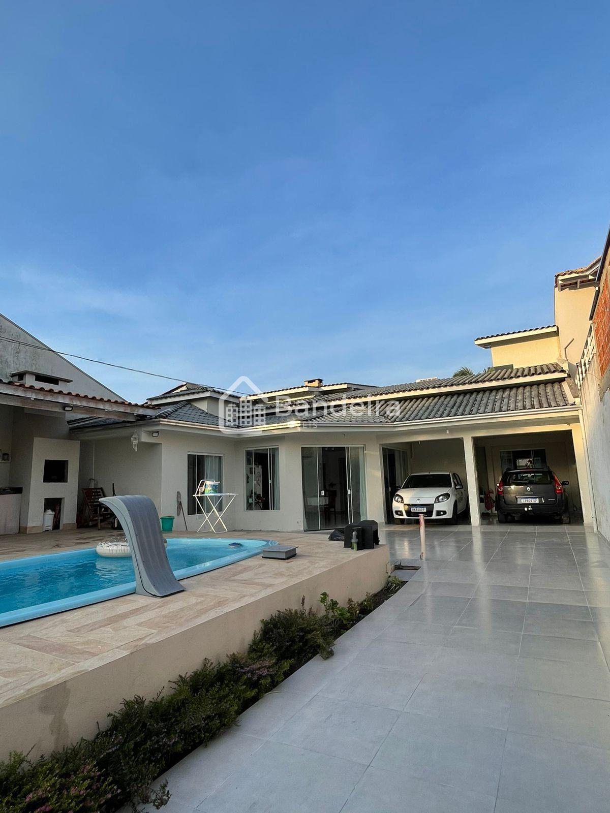 Casa com piscina no bairro São Vicente Itajaí recentemente pin...