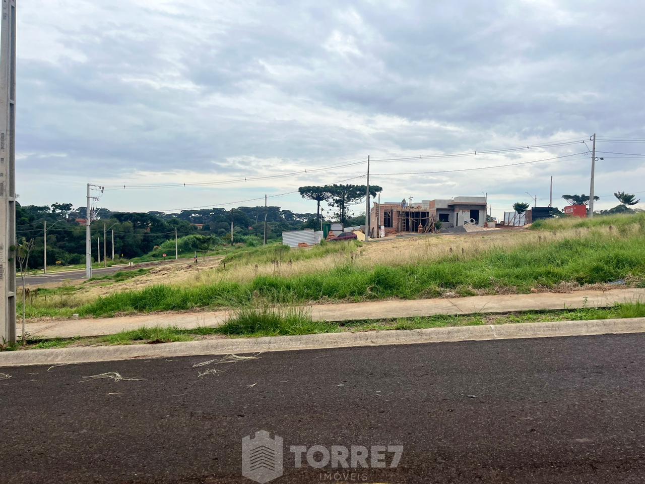 Terreno no Bairru das Cerejeiras pronto para construir.