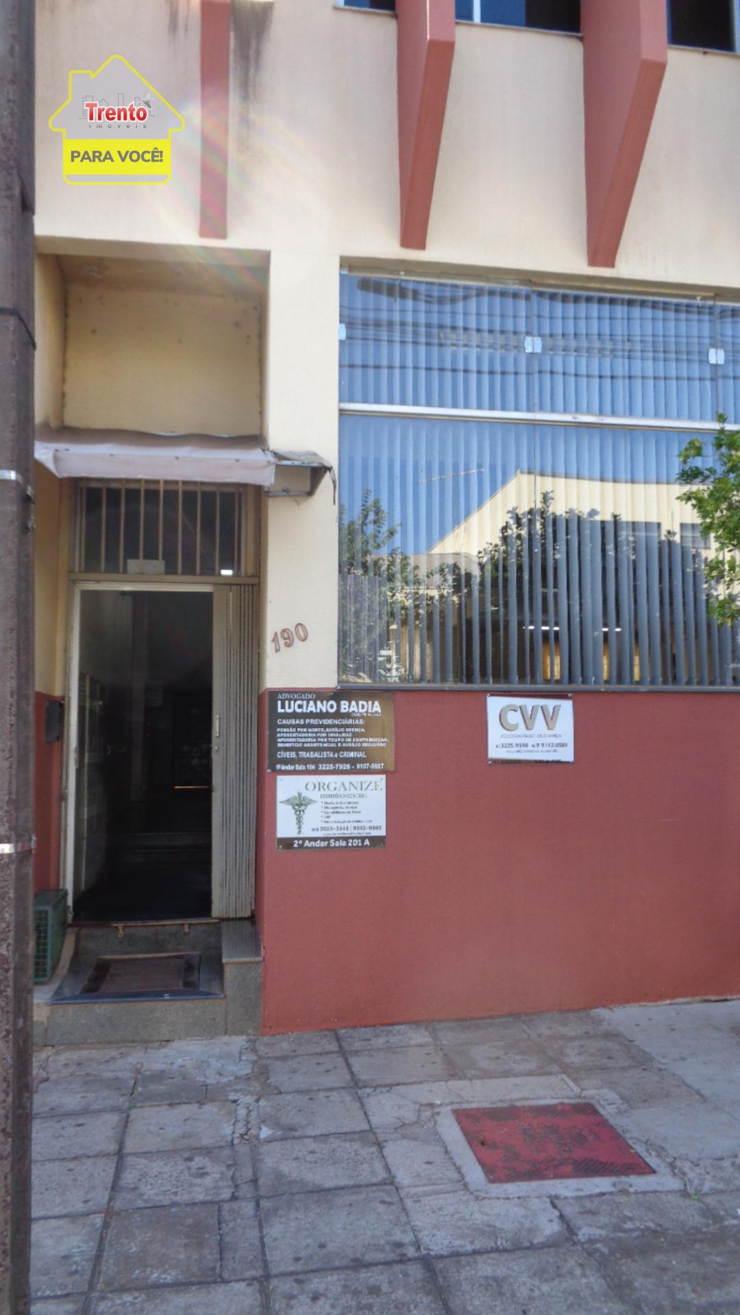 APARTAMENTO SEMIMOBILIADO NO ED. PARANÁ - RUA PARANÁ, N  190