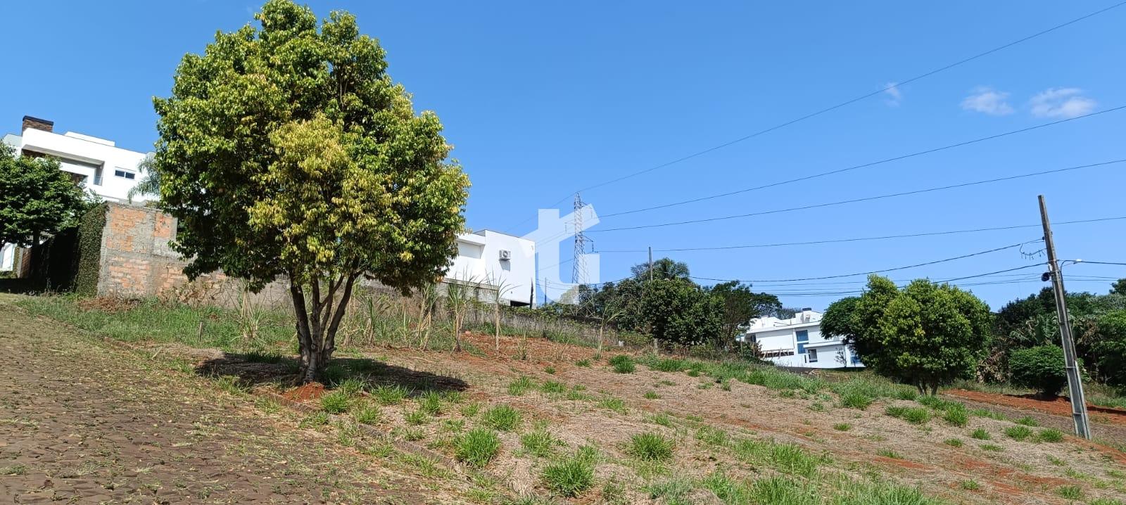 TERRENO COM DUAS FRENTES À VENDA NO BAIRRO VILA IZABEL EM PATO...