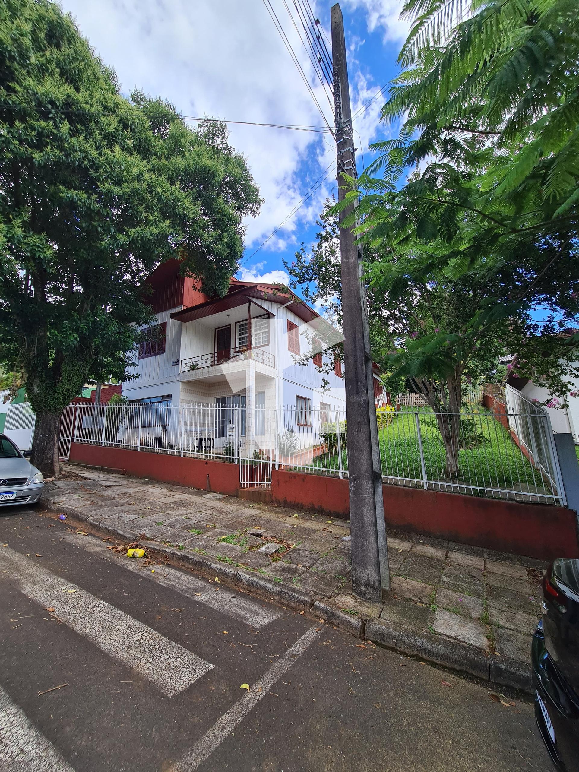 CASA À VENDA NA RUA PEDRO RAMIRES DE MELLO - CENTRO, PATO BRAN...