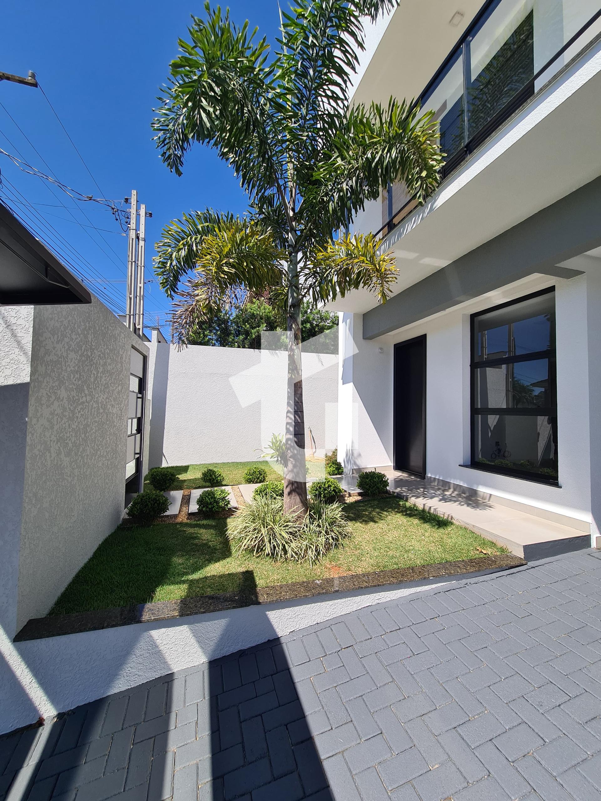 SOBRADO EXCELENTE ACABAMENTO PARA LOCAÇÃO NO BAIRRO VILA IZABE...