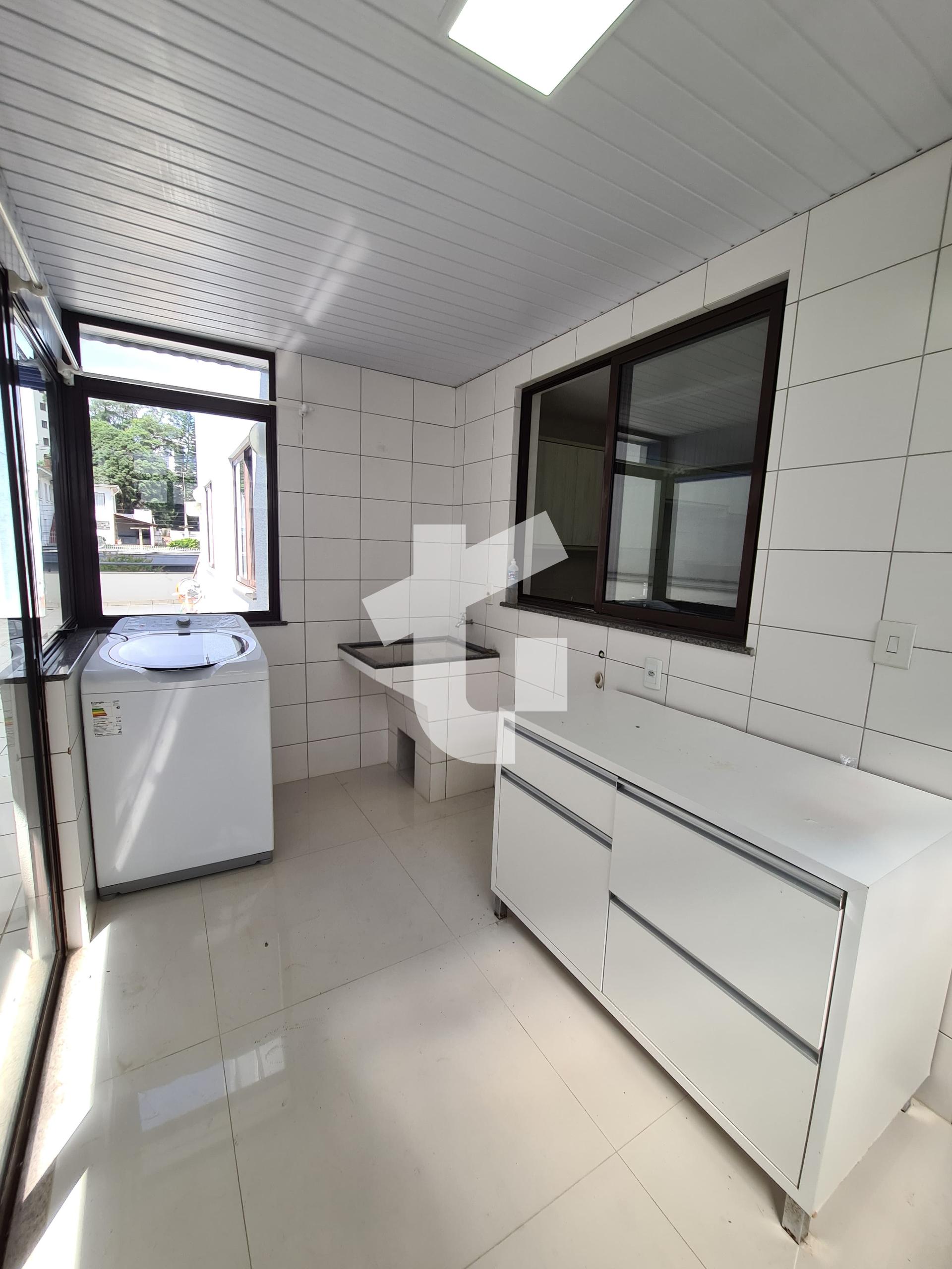 APARTAMENTO SEMIMOBILIADO PARA VENDA NO ED. MONACO EM PATO BRA...