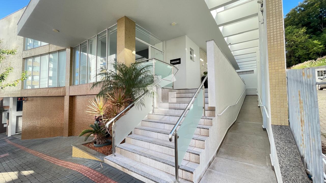 APARTAMENTO MOBILIADO À VENDA NO CENTRO - EDIFÍCIO MONTE MORIA...