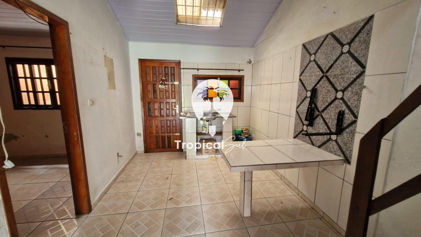 Casa à venda com 3 quartos, 63m² - Foto 1