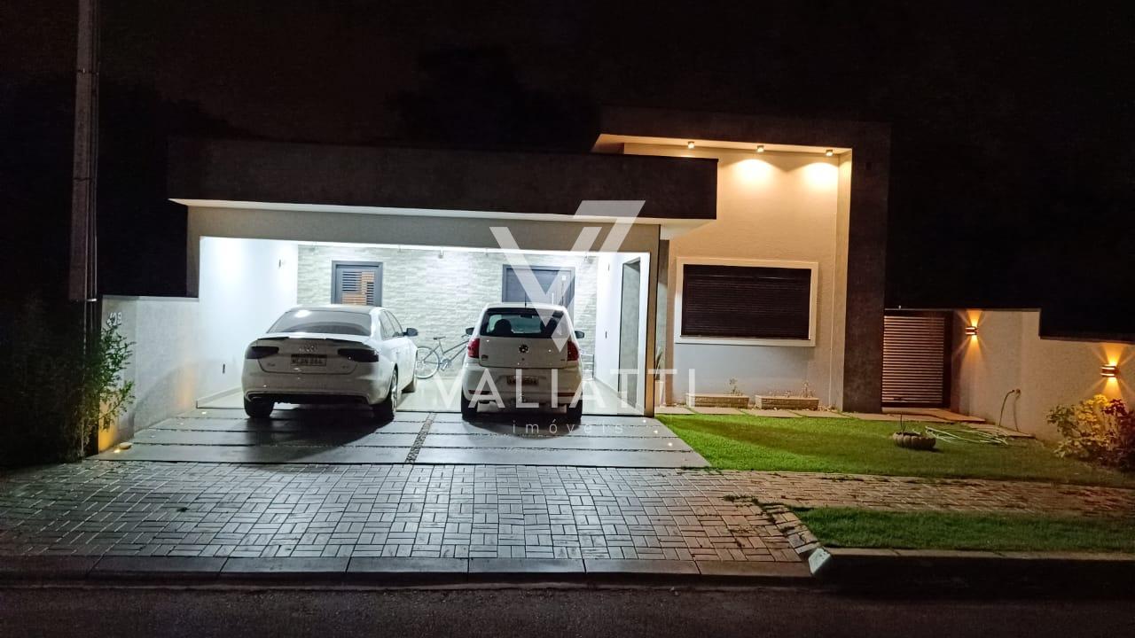 CASA - CONDOMÍNIO ARARAS