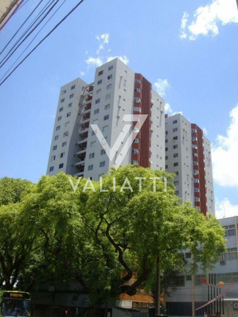 APARTAMENTO À VENDA NO CENTRO.