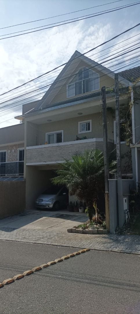 Sobrado com 4 dormitórios à venda, 169 m  por R  790.000,00 - ...