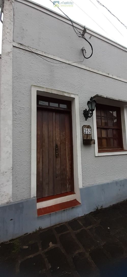 Casa com 2 dormitórios à venda, 240 m  por R  650.000,00 - Cen...