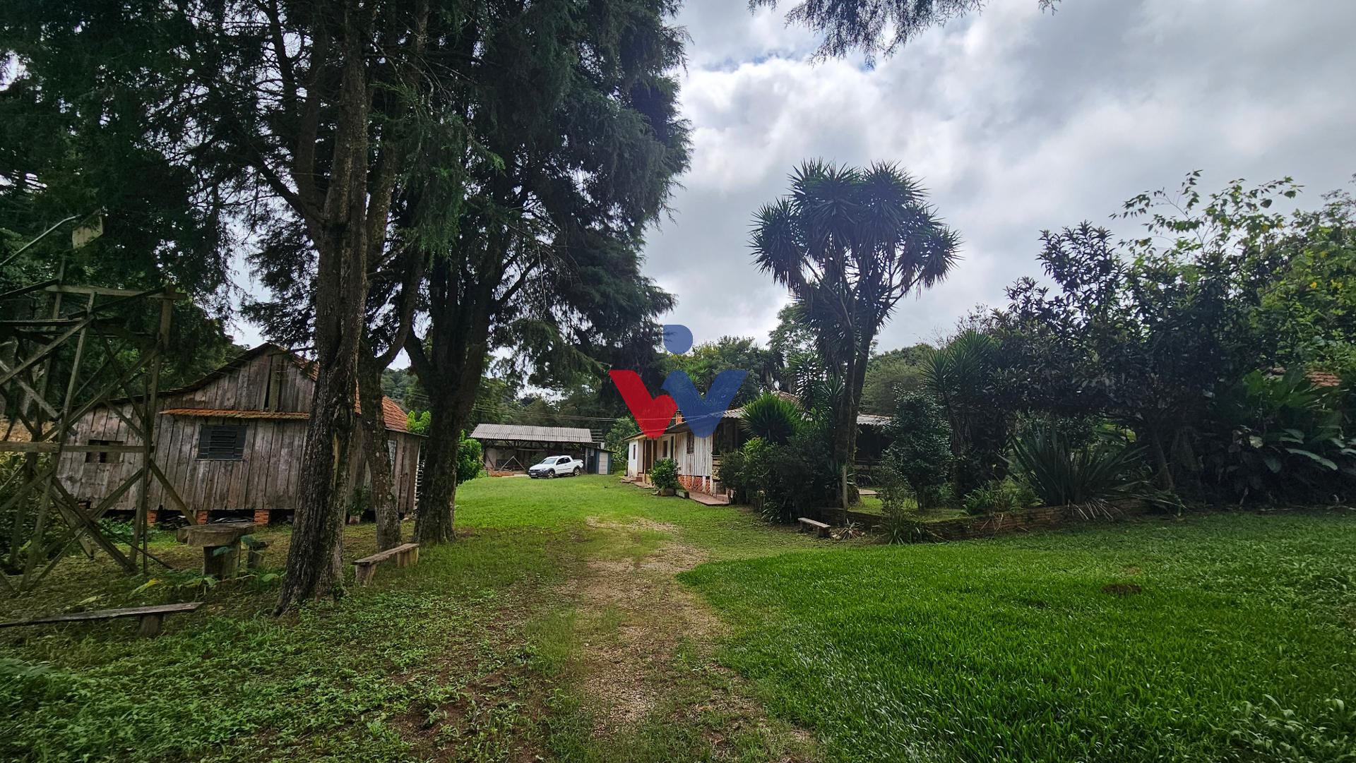 Chácara com 21600m à venda, por R  650.000,00, a 800m do asfal...