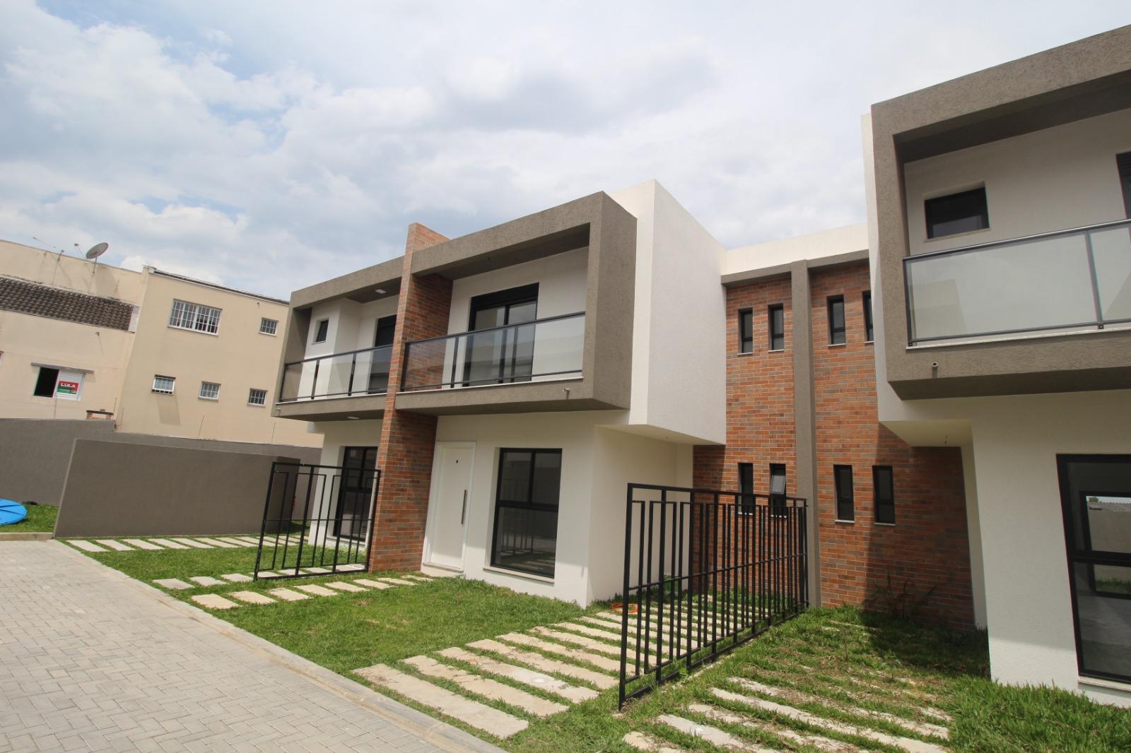 Terreno 500 m2, com 2 casas com 03 qtos cada, total 280m2 cons...