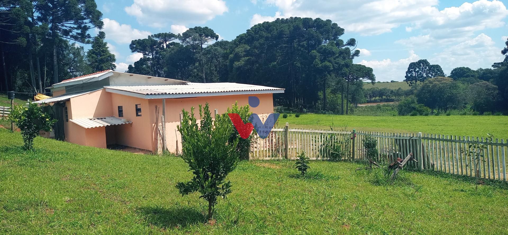 Chácara com 20000m , com córrego e nascente, a 1000m do asfalt...