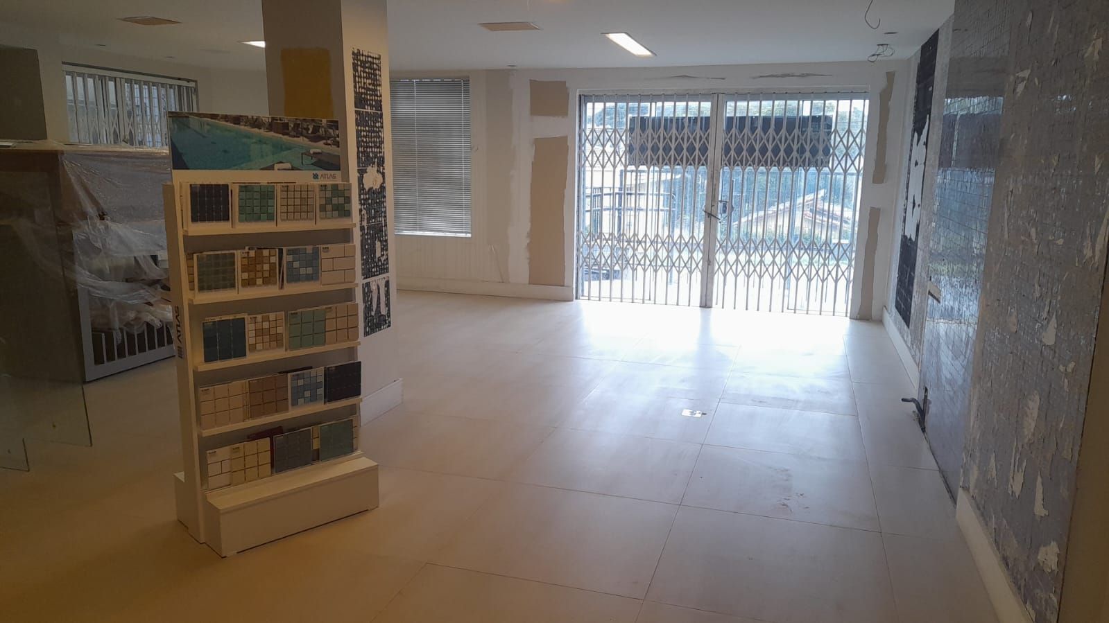 Casa à venda, 298 m  por R  1.400.000,00 - Mercês - Curitiba PR