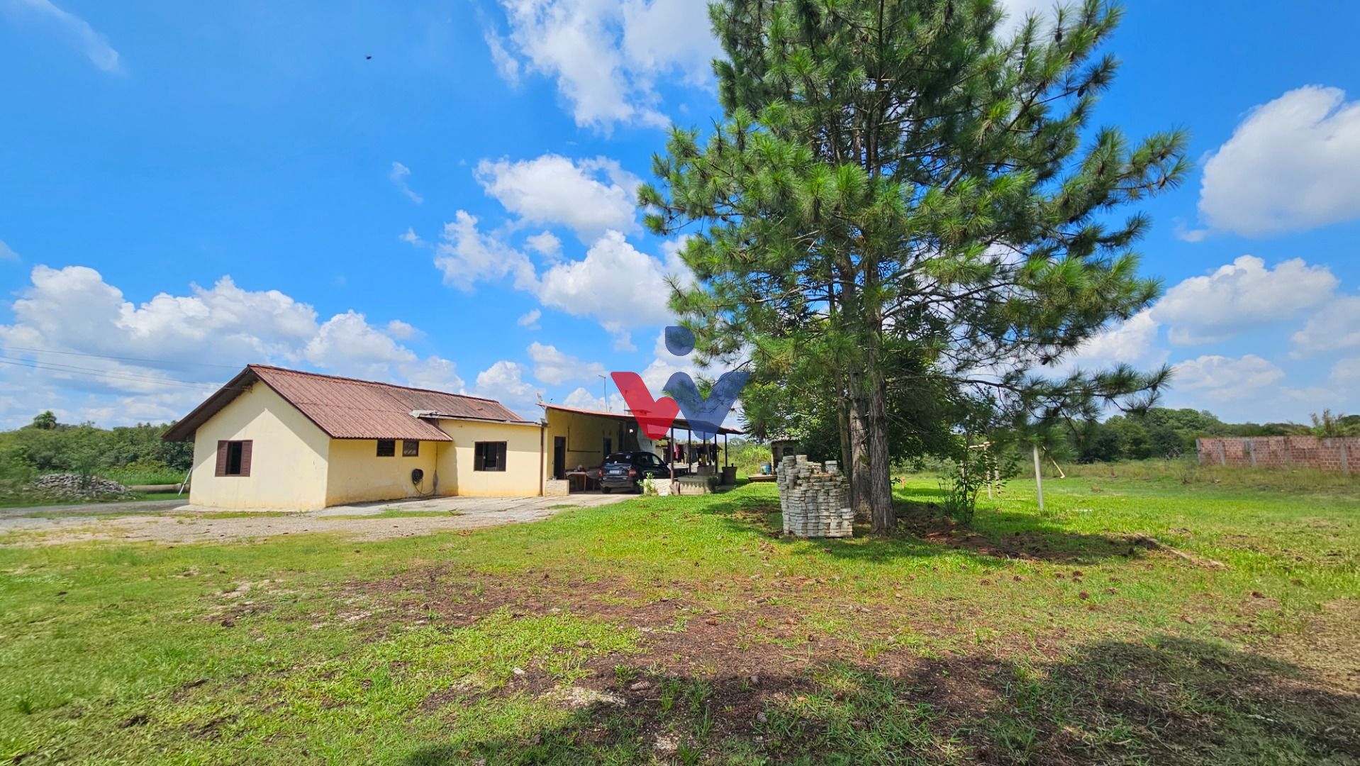 Chácara com 3 dormitórios, sendo 01 suite, à venda, 36300 m  p...