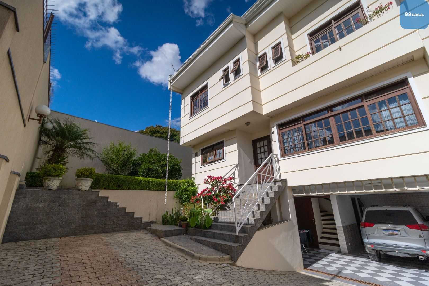 Sobrado com 207 m  por R  985.000,00 no Jardim Social - Curiti...
